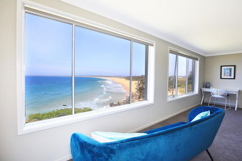 Neptune I Absolute Beachfront I Stunning Views - Accommodation Daintree 13