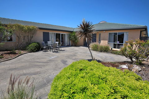 Neptune I Absolute Beachfront I Stunning Views - Accommodation Daintree 30