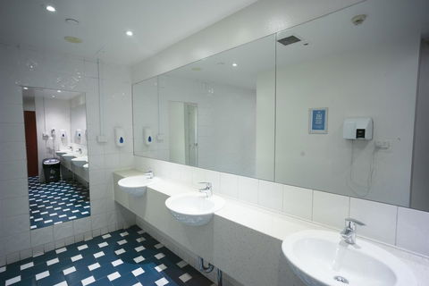 YHA Sydney Central - Accommodation Daintree 11