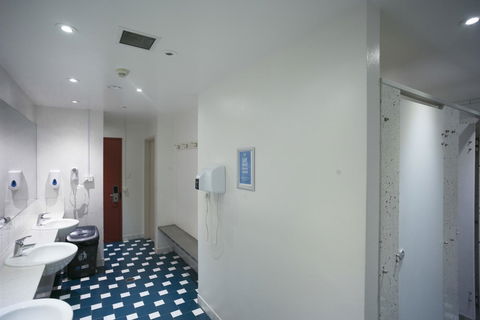 YHA Sydney Central - Accommodation Daintree 7