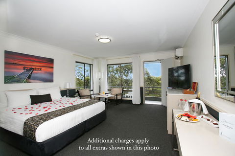 BEST WESTERN PLUS Apollo Hotel Newcastle - Accommodation Daintree 16