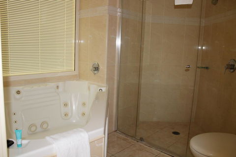 The Boathouse Resort Luxury Apartments - Accommodation Daintree 6