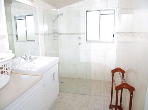 Jupiter, 3 Scott Street - Accommodation Daintree 5