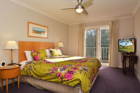 Villa 3br Chianti Villa Located Within Cypress Lakes Resort - Accommodation Daintree 8