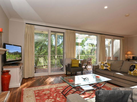 Villa 3br Chianti Villa Located Within Cypress Lakes Resort - Accommodation Daintree 19