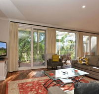 Villa Chianti located within Cypress Lakes - Accommodation Daintree