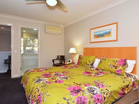 Villa 3br Chianti Villa Located Within Cypress Lakes Resort - Accommodation Daintree 9