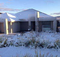 Jindabyne Executive - Accommodation Daintree