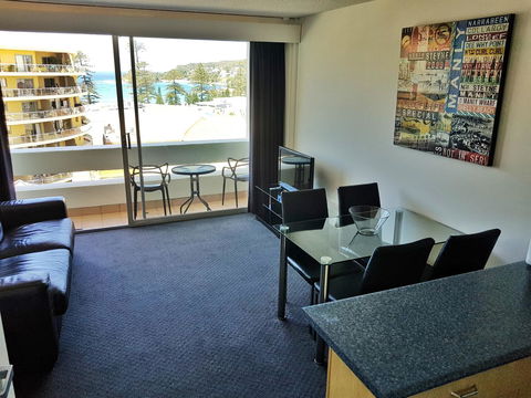 Manly Central Executive - Accommodation Daintree 5