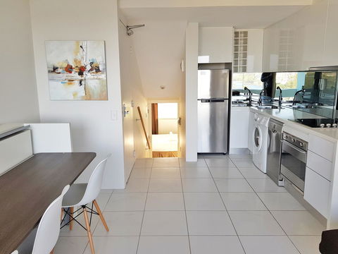 Manly Central Executive - Accommodation Daintree 7