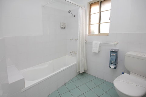 Sapphire Waters Motor Inn - Accommodation Daintree 18