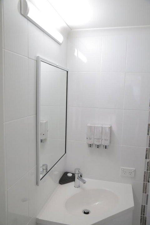 Sapphire Waters Motor Inn - Accommodation Daintree 11