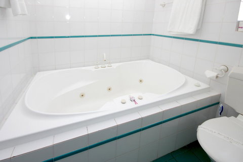 Sapphire Waters Motor Inn - Accommodation Daintree 25