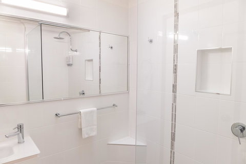 Sapphire Waters Motor Inn - Accommodation Daintree 3