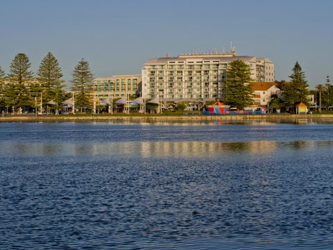Oaks The Entrance Waterfront Suites - Accommodation Daintree 15