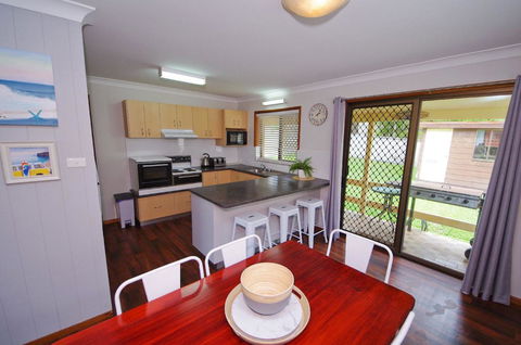 Breakaway, 11 Scott Street - Accommodation Daintree 4