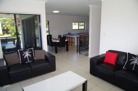 Breakaway, 11 Scott Street - Accommodation Daintree 0