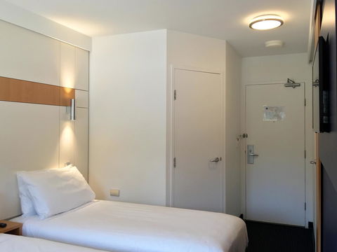 Ibis Budget - Gosford - Accommodation Daintree 18