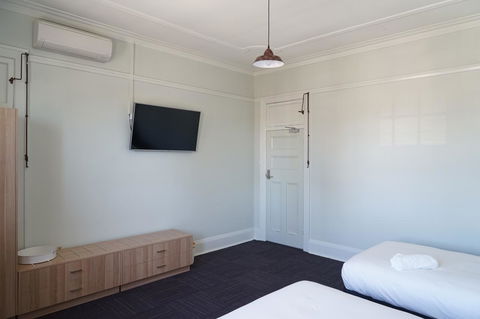 Rosehill Hotel - Accommodation Daintree 4