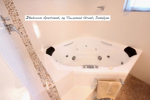 Full Circle Apartments - Accommodation Daintree 27