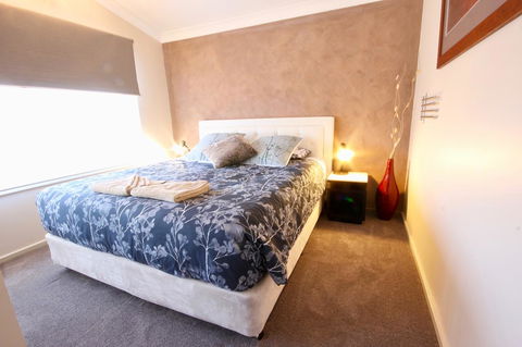 Full Circle Apartments - Accommodation Daintree 2