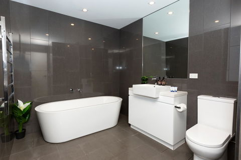 Brand New Executive Apartment - Accommodation Daintree 10