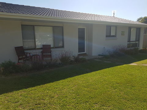 Golden Hill Cottage - Accommodation Daintree 2