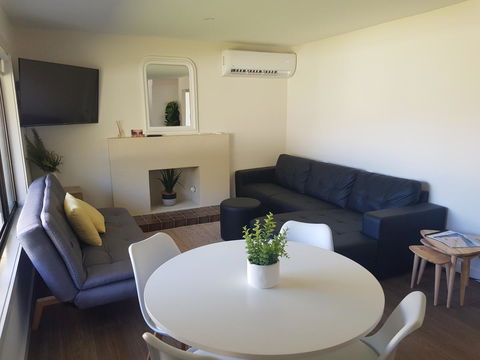 Golden Hill Cottage - Accommodation Daintree 9