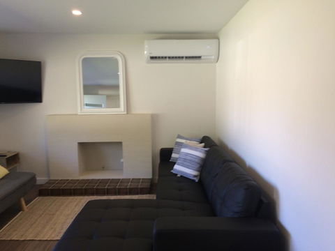 Golden Hill Cottage - Accommodation Daintree 13