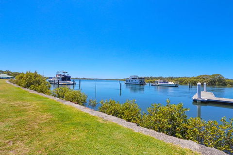 Boathouse Resort (Water Front) - Accommodation Daintree 7