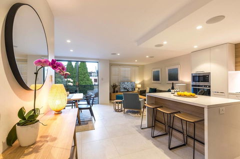 Nobbs Â· Executive 2 Storey Sydney Apartment With Pool - Accommodation Daintree 4
