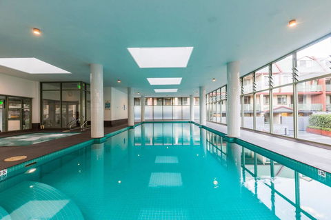 Nobbs Â· Executive 2 Storey Sydney Apartment With Pool - Accommodation Daintree 12