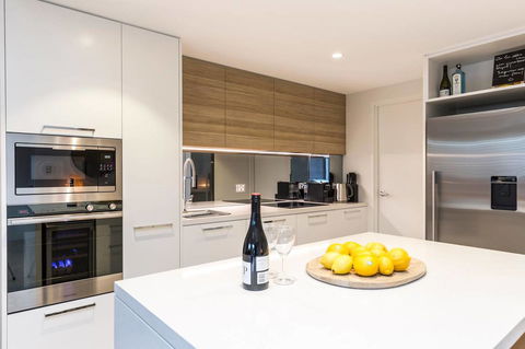 Nobbs Â· Executive 2 Storey Sydney Apartment With Pool - Accommodation Daintree 3