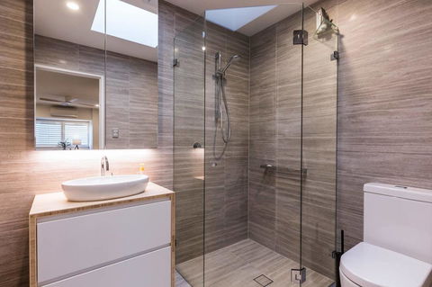 Nobbs Â· Executive 2 Storey Sydney Apartment With Pool - Accommodation Daintree 7