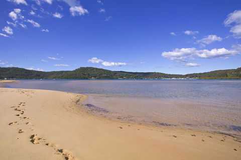 BookerBay Retreat! - Accommodation Daintree 0