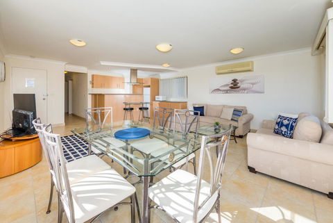 Ronald Avenue 1/65 - Shoal Bay - Accommodation Daintree 4