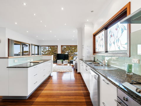 The Beach House Terrigal - Accommodation Daintree 2
