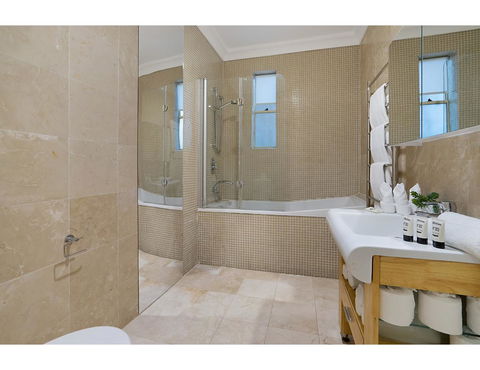 Huge Garden Apartment In The Heart Of Bondi Beach - Accommodation Daintree 23