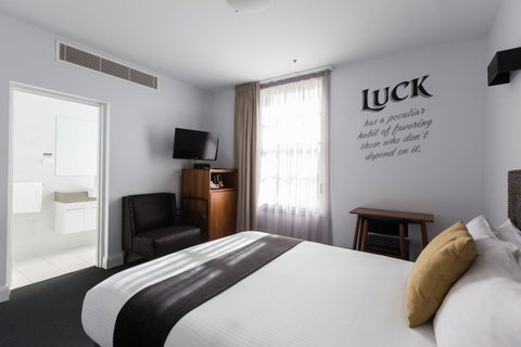 The Lucky Hotel - Accommodation Daintree 24