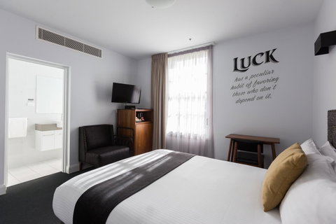 The Lucky Hotel - Accommodation Daintree 3