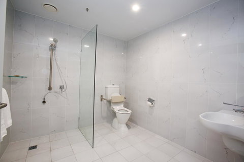 The Lucky Hotel - Accommodation Daintree 36
