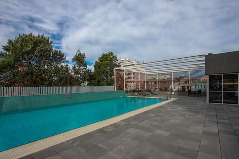 Honeysuckle Executive Apartments - Accommodation Daintree 32