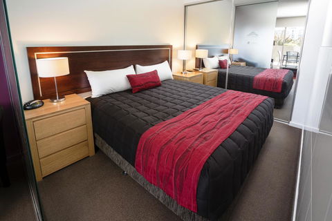 Honeysuckle Executive Apartments - Accommodation Daintree 27