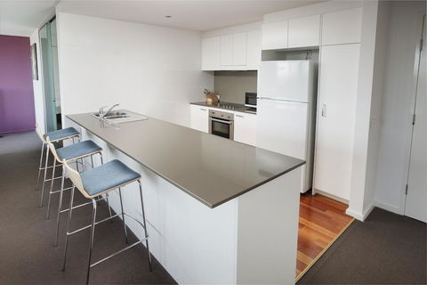 Honeysuckle Executive Apartments - Accommodation Daintree 42