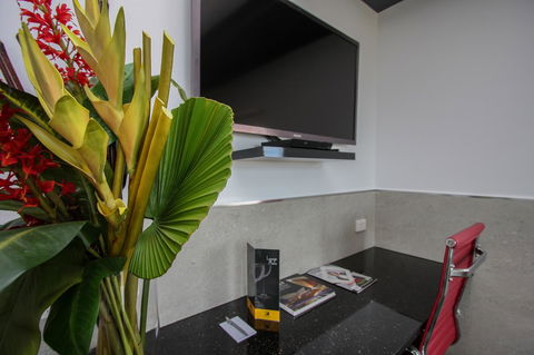 Honeysuckle Executive Apartments - Accommodation Daintree 20