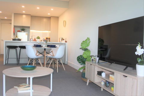 Stunning Views Sydney Olympic Park - Accommodation Daintree 4