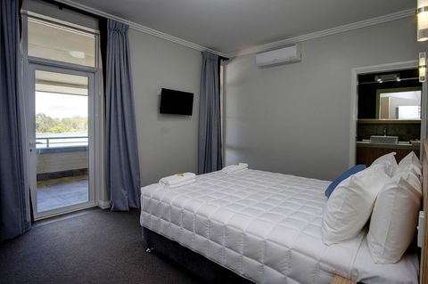 Lakes And Ocean Hotel Forster - Accommodation Daintree 12