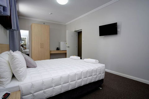Lakes And Ocean Hotel Forster - Accommodation Daintree 15