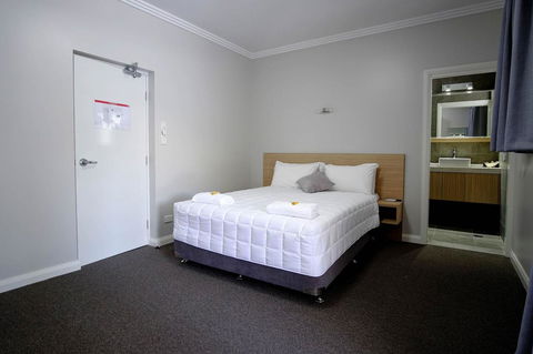 Lakes And Ocean Hotel Forster - Accommodation Daintree 13