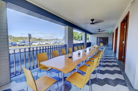 Lakes And Ocean Hotel Forster - Accommodation Daintree 7
